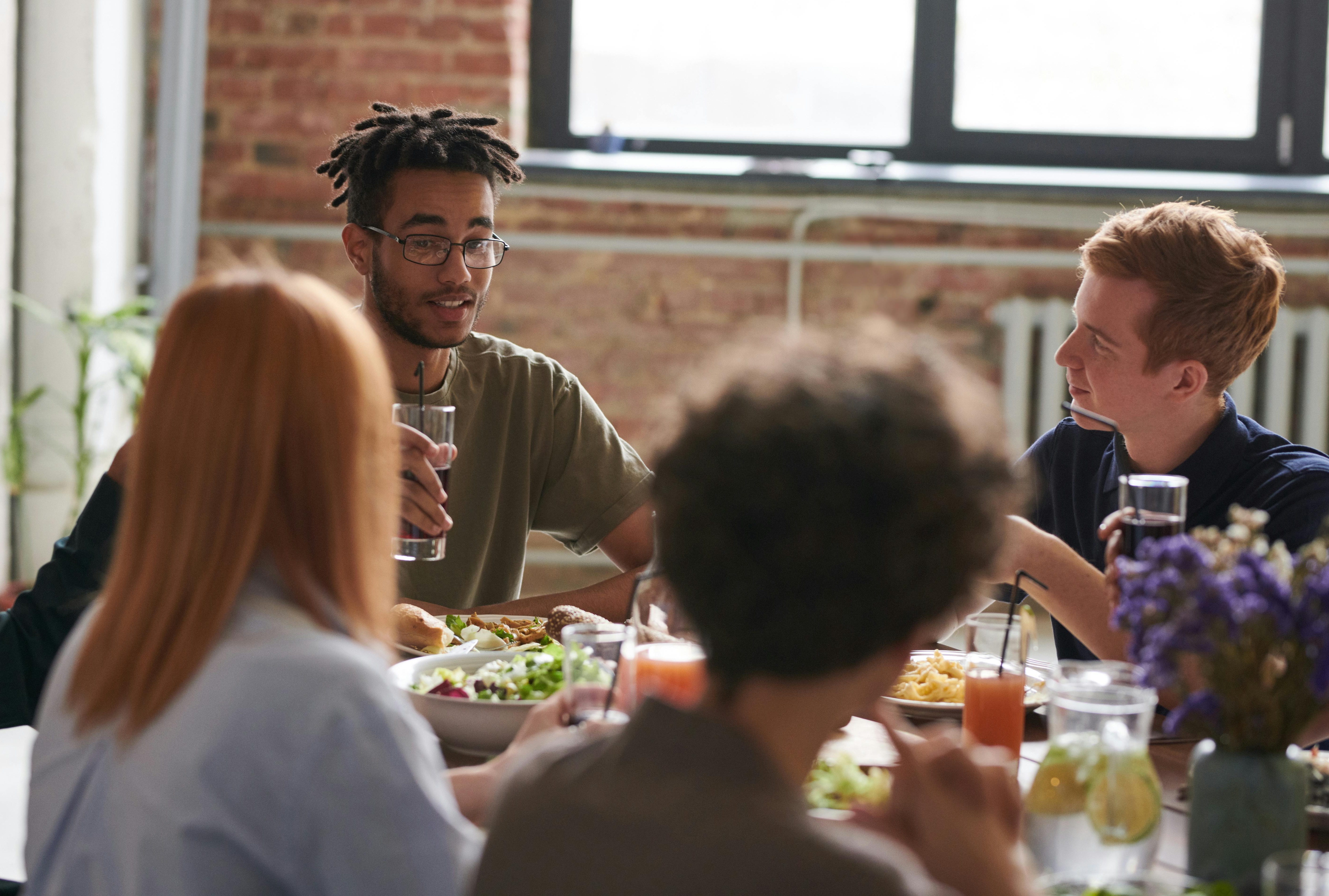 pexels-fauxels-3184187